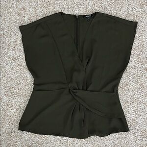 Express Dark Green Short Sleeve V-Neck Women's Blouse - Size Medium